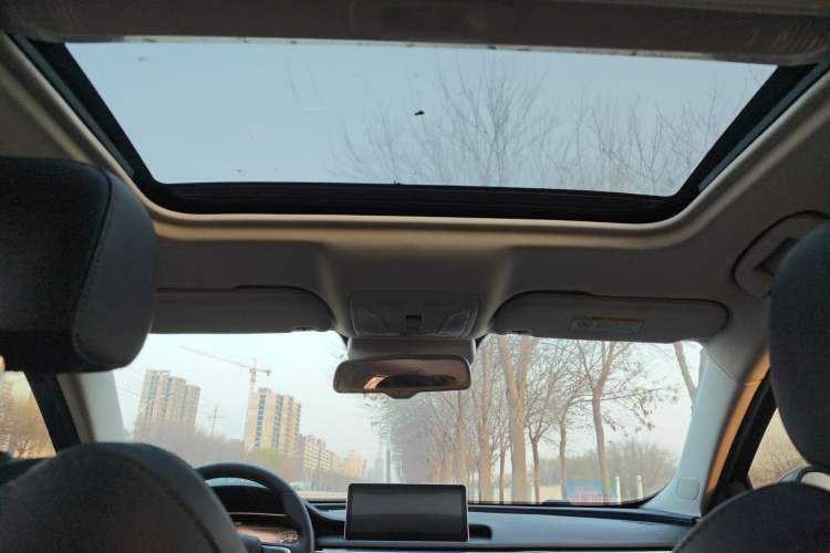 Used Hongqi H5 2022 Classic Model Facelift 1.8T Automatic Smart Connect Flagship Edition
