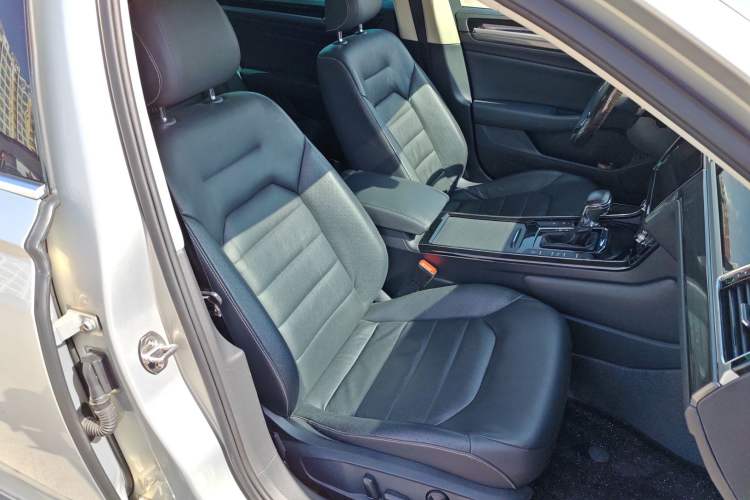 Used Volkswagen Phideon 2019 380TSI Two-Wheel Drive Business Edition China VI Standard