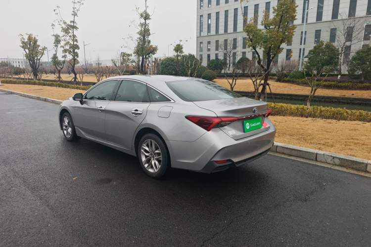 Used Toyota Avalon 2019 Dual-Engine 2.5L Luxury Edition China VI Standard