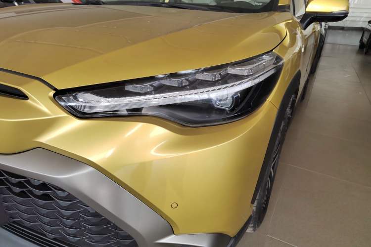 Used Toyota FRONTLANDER 2023 2.0L Smart Electric Hybrid Dual-Engine Deluxe Version
