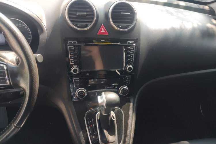 Used Haval H6 2016 Upgraded Model 1.5T Automatic Two-Wheel Drive Elite Version
