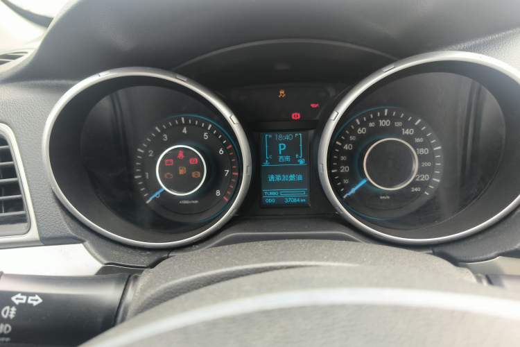 Used BAIC Senova X65 2015 2.0T automatic comfort version
