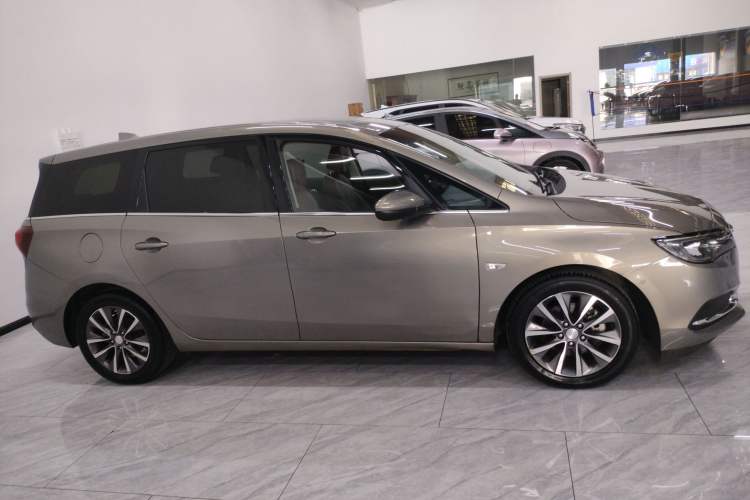 Used Buick GL6 2018 18T 6-Seater Prestige Model
