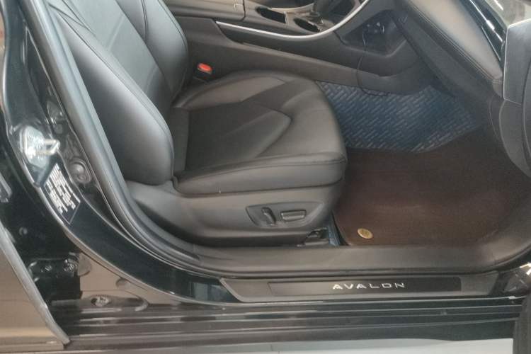 Used Toyota Avalon 2019 2.0L XLE Premium Edition China VI
