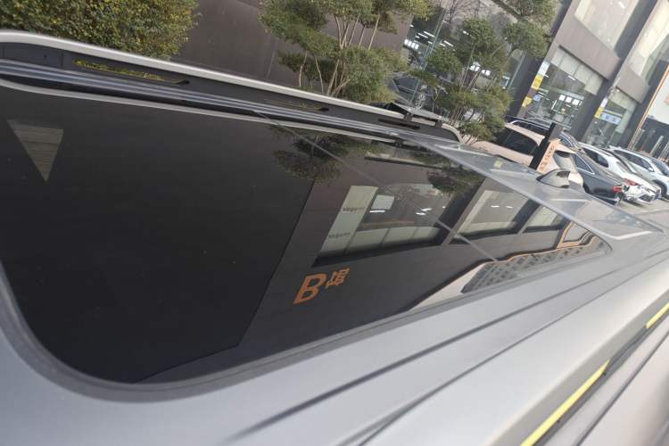 Used JETOUR Traveler 2023 2.0T All-Wheel Drive CrossPRO+
