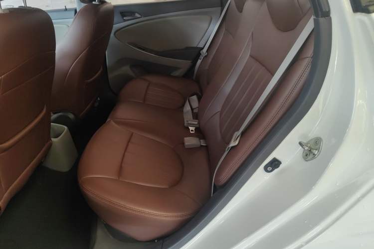 Used Hyundai Verna (older generation) 2014 1.4L Manual Smart GLS Trim