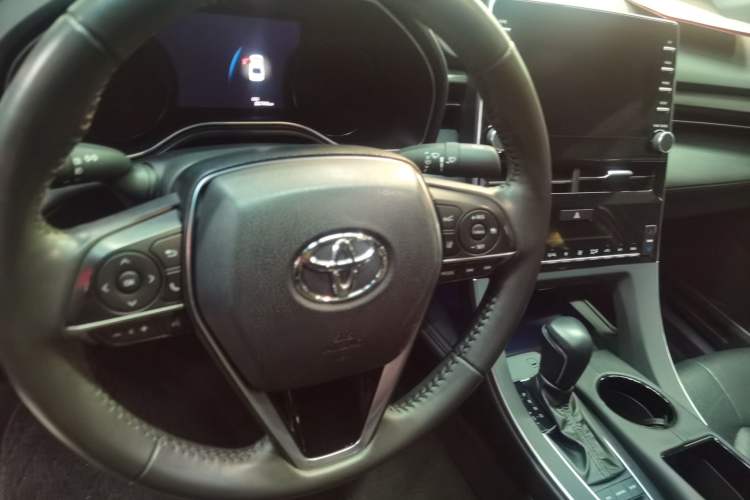 Used Toyota Avalon 2019 Dual-Engine 2.5L Luxury Edition China VI Standard
