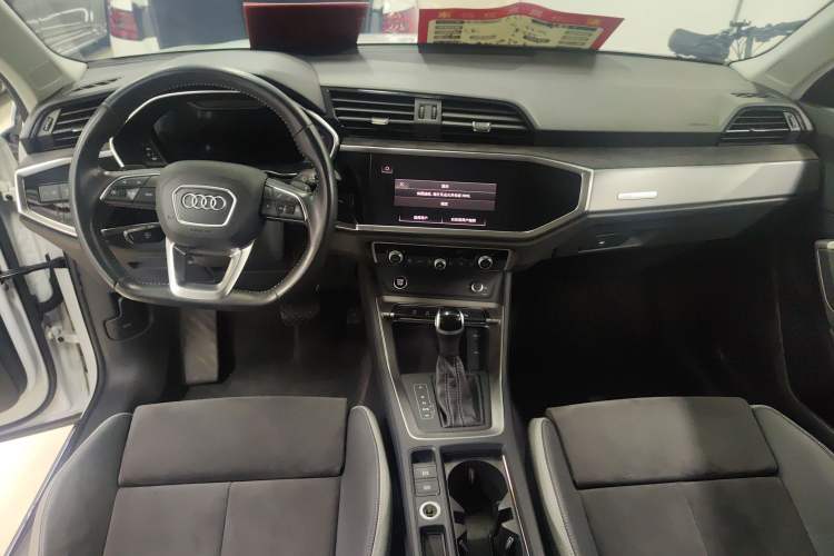 Used Audi Q3 2022 35 TFSI Fashion Dynamic Model
