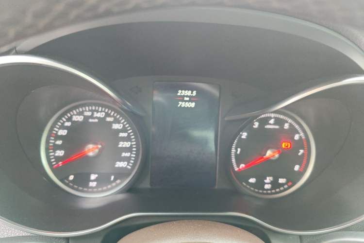 Used Mercedes-Benz GLC 2017 GLC 260 4MATIC Luxury Model
