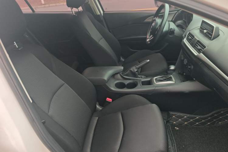 Used Mazda Mazda 3 Axela 2017 Hatchback 1.5L Automatic Comfort Model Emission Standard China V
