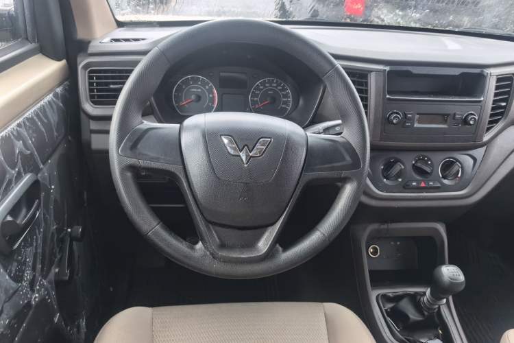 Used Wuling Hongguang V 2019 1.5L Jingqu Version China VI LAR
