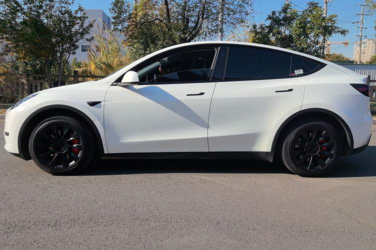 Used Tesla Model Y 2024 Long-Range All-Wheel-Drive Version