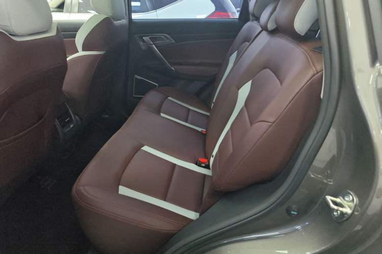 Used Geely Auto Emgrand X7 Sport 2022 1.8TD DCT Zhiya Trim
