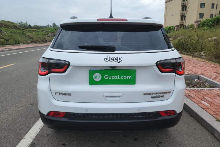 Used  Compass 2017 200T Automatic Family Edition
