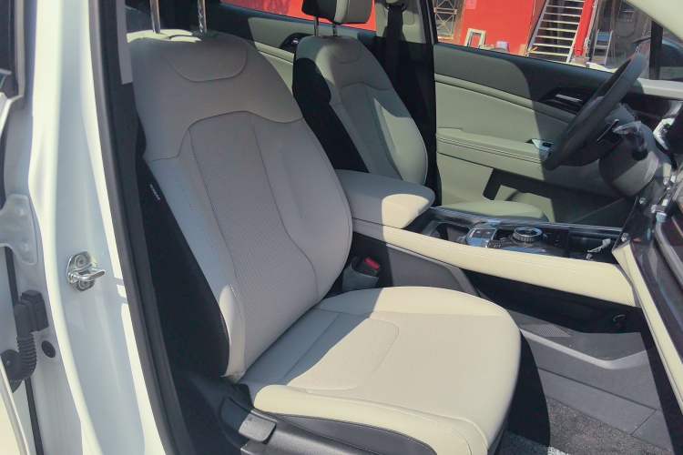 Used Kia Sportage (Chinese Domestic Model) 2025 1.5T Two-Wheel Drive Prestige Edition