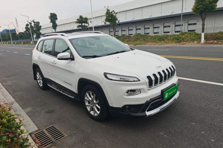 Used  Cherokee 2016 2.0L Superior Edition
