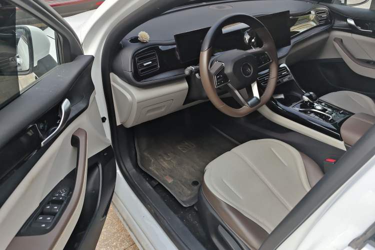 Used BYD Qin PLUS 2024 HONOR Edition DM-i 55KM Leading Model