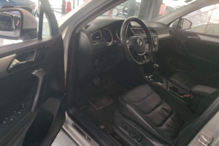 Used Volkswagen Tiguan L 2018 330TSI Automatic Two-Wheel Drive Luxury Edition
