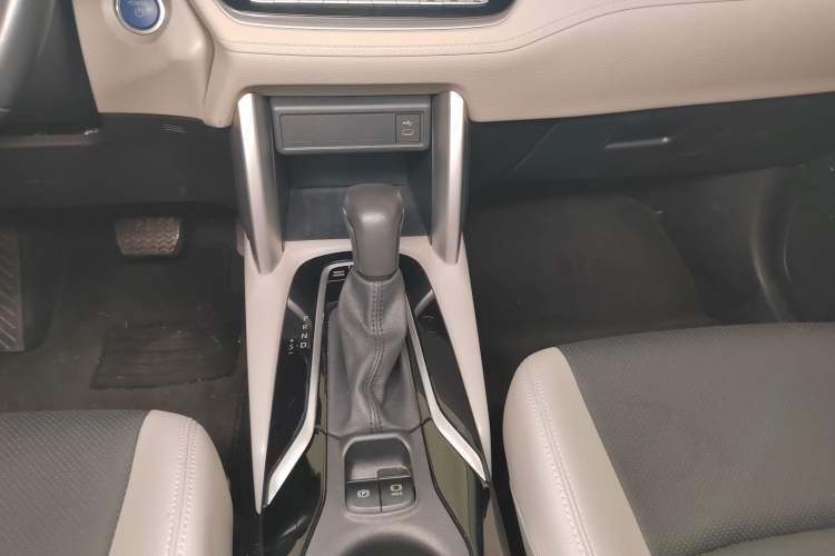 Used Toyota FRONTLANDER 2023 2.0L Smart Electric Hybrid Dual-Engine Deluxe Version
