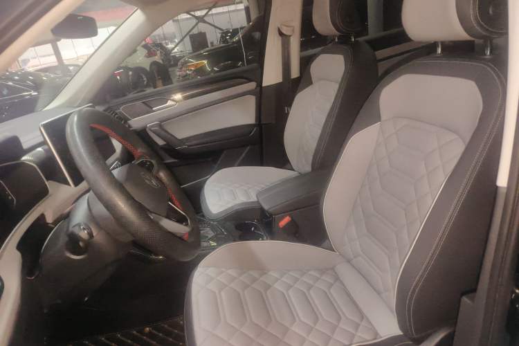 Used Volkswagen Tayron 2023 280TSI Two-Wheel-Drive Luxury Plus Advanced Version
