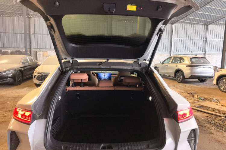 Used BYD Song L EV 2025 Intelligent Driving Version 662 km LiDAR Excellence Edition