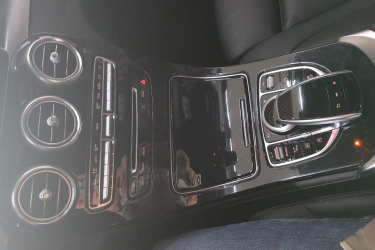 Used Mercedes-Benz GLC 2019 GLC 260 L 4MATIC Dynamic Model
