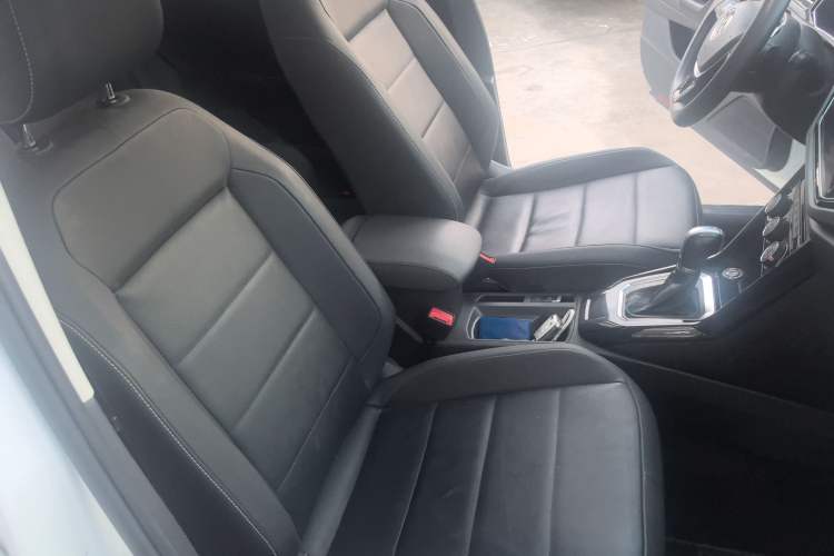 Used Volkswagen T-ROC 2022 280TSI DSG Two-Wheel Drive Comfort PLUS
