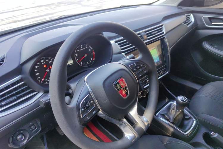 Used Roewe i5 2019 1.5L Manual 4G Connected Langyue Edition
