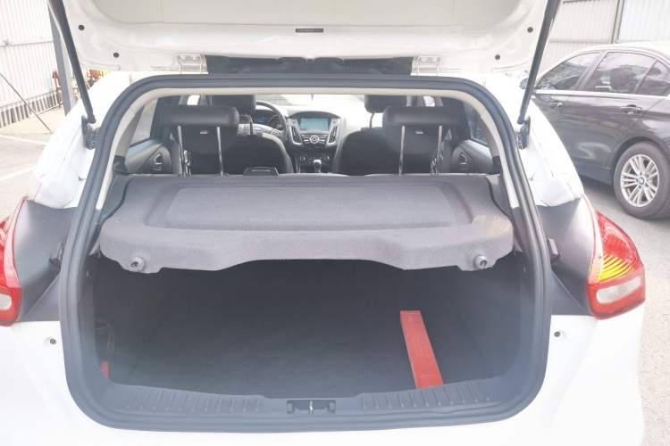 Used Ford Focus 2017 Hatchback 1.6L Manual Fashion Edition SmartDrive Version