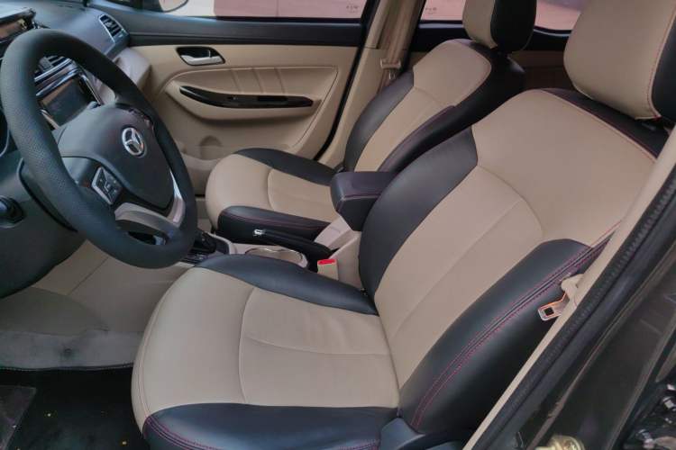 Used FAW Yingzhi 737 2016 1.5L CVT Luxury Navigation Edition
