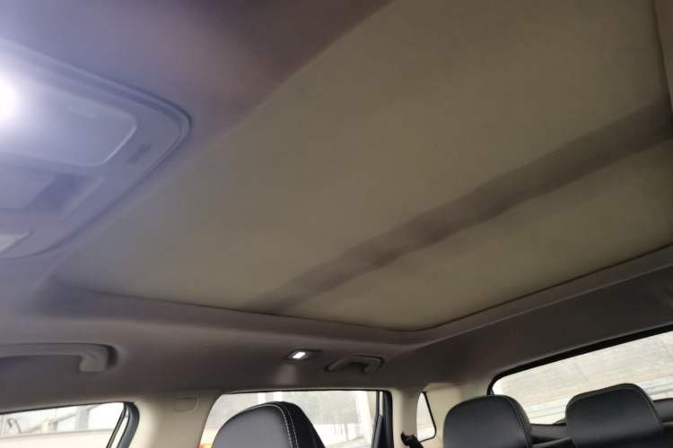 Used Geely Auto Emgrand X7 Sport 2016 2.0L Manual Smart Connect Version
