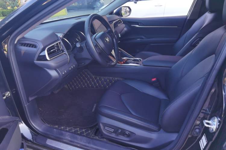 Used Toyota Camry 2021 2.0G Luxury Edition
