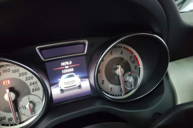 Used Mercedes-Benz GLA 2015 GLA 220 4MATIC Fashion Model