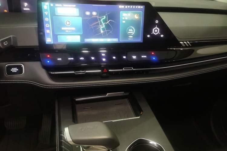 Used Changan UNI-K 2024 2.0T Two-Wheel Drive YueShang Trim
