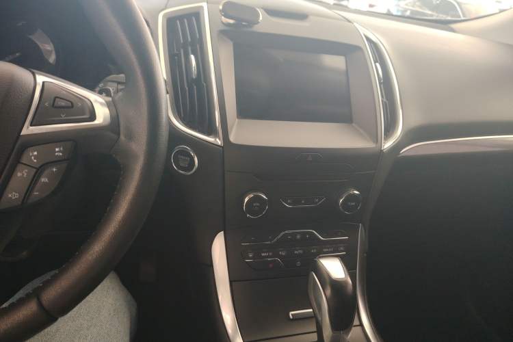 Used Ford Edge 2018 EcoBoost 245 Two-Wheel-Drive Titanium 7-Seater China V Standard
