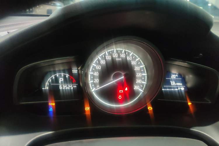 Used Mazda Mazda 3 Axela 2017 Sedan 1.5L Automatic Luxury Model Emission Standard China V
