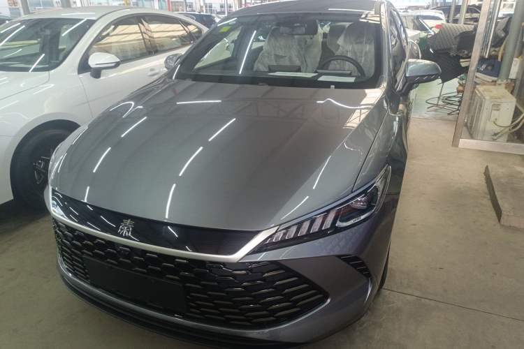 Used BYD Qin PLUS 2025 DM-i Smart Drive 55KM Leading Model
