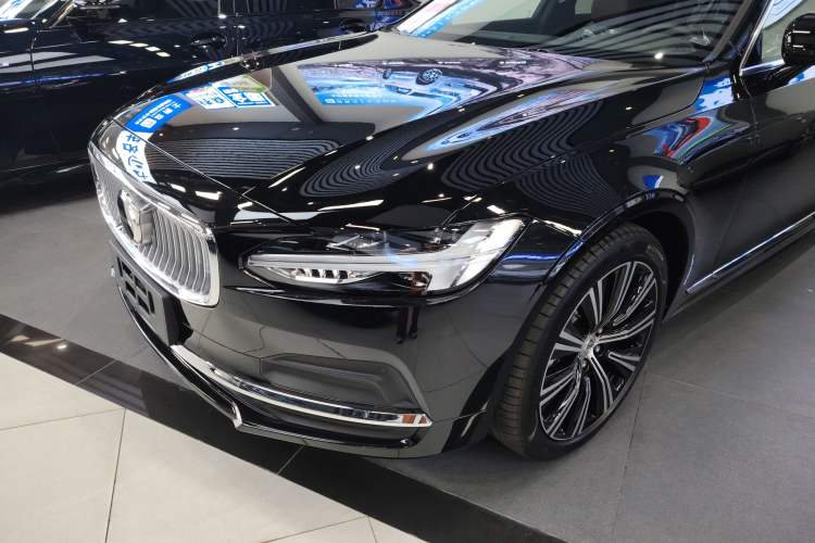 Used Volvo S90 2025 B5 Zhiyuan Luxury Edition
