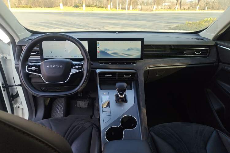 Used Roewe D5X DMH 2024 135 Tech Edition