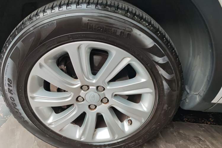 Used Land Rover Discovery Sport 2018 240 PS SE Version
