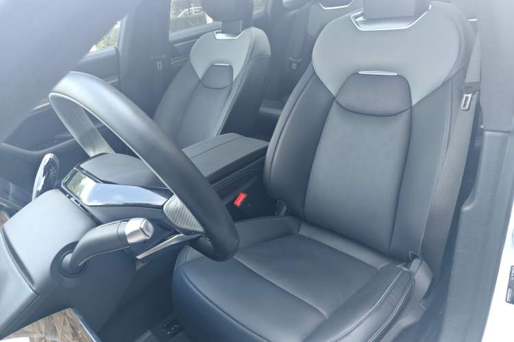 Used NETA S 2022 Extended-Range Version 1160 km Range Rear-Wheel Drive Mid-Grade
