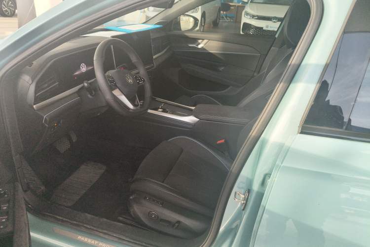 Used Volkswagen Passat 2025 Pro 380TSI Starry Dragon Luxury Edition
