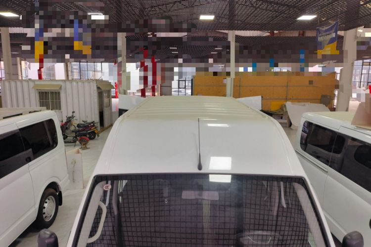 Used SAIC MAXUS Xintu V80 2024 Aotuntong Value Edition 6MT Short Wheelbase Mid-Height Roof 127 Ps 5/6 Seats
