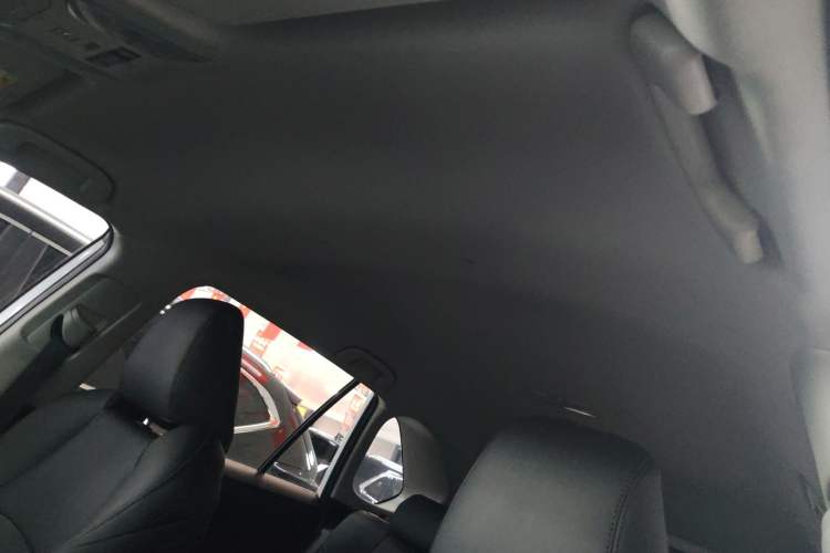 Used Toyota Wildlander 2022 Updated Version 2.0L CVT Two-Wheel Drive Leading Edition
