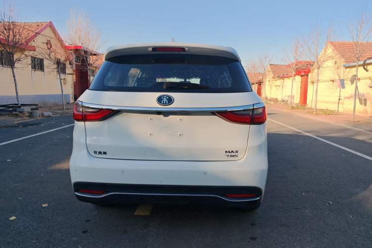 Used BYD Song MAX New Energy 2019 DM 1.5T Smart Connect Advanced 6-Seater China VI Standard
