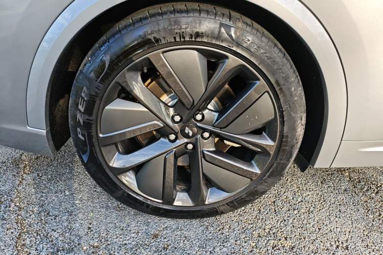 Used Li Auto L9 2022 Max model
