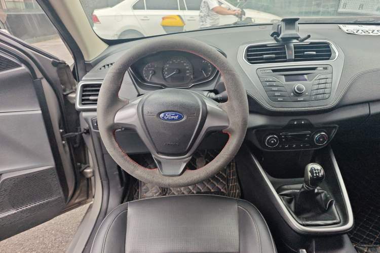 Used Ford Escort 2015 1.5L Manual Fashion Edition
