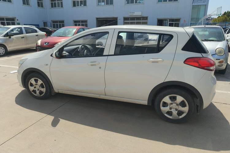 Used Baojun 310 2016 1.2L manual Comfort trim level
