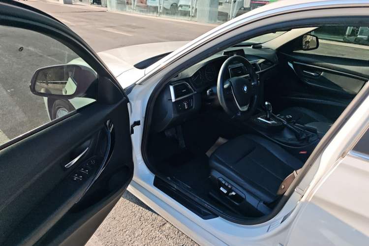 Used BMW 3 Series 2017 320Li Fashion Model
