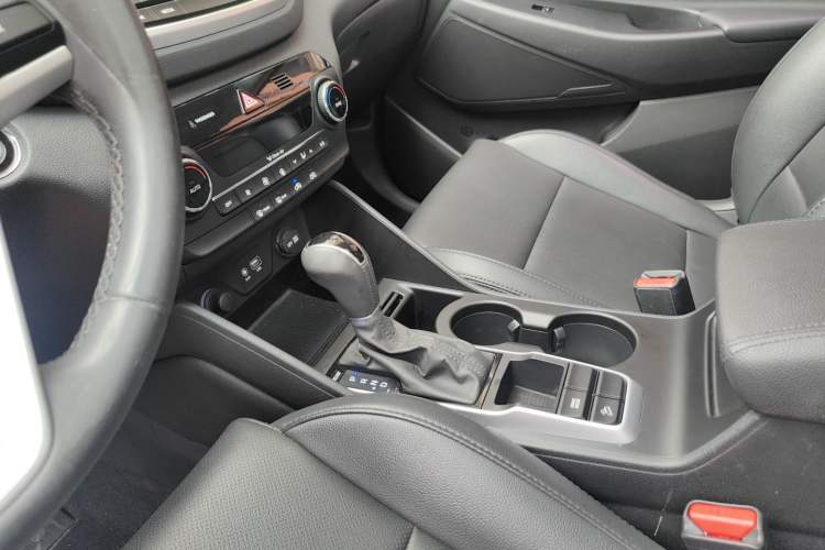 Used Hyundai Tucson 2015 1.6T Dual-Clutch Two-Wheel-Drive Smart Model
